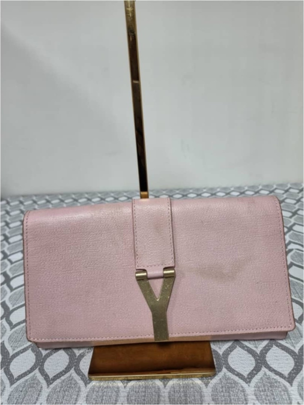 Authentic YVES SAINT LAURENT Calfskin Leather Ligne Y Clutch Bag Light Pink